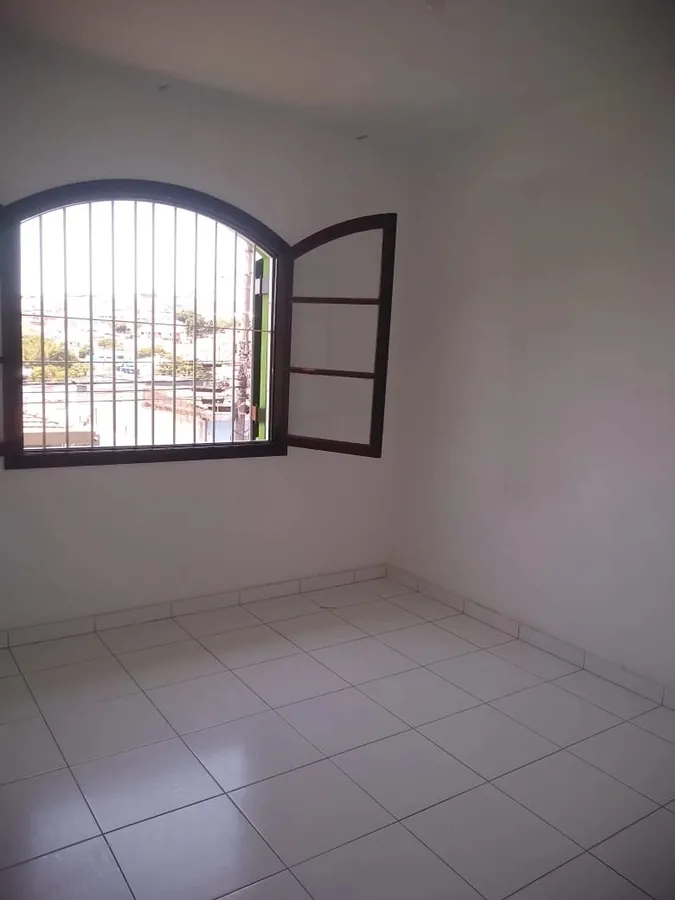 Imagem Casa à Venda - Espaço, Conforto e Segurança para sua Família