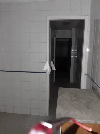 Imagem Sala Comercial Centro de Santos - Ampla - 06 vagas de garagem demarcada