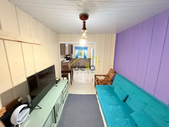 Imagem Casa de madeira muito bem localizada entre os bairros Iririú e saguaçu!