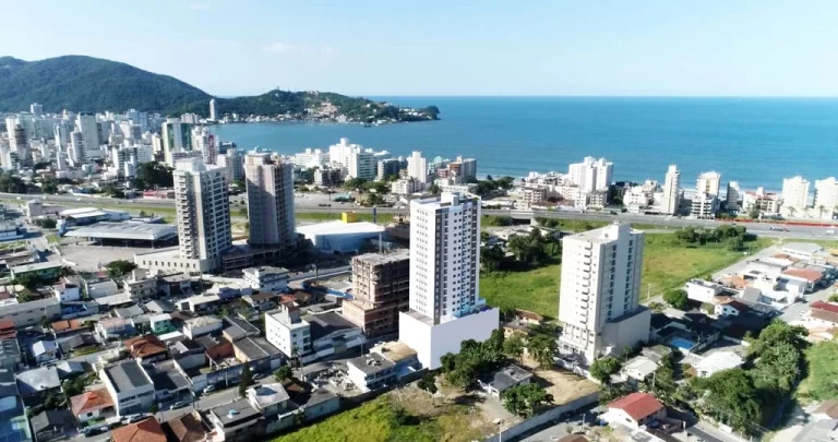 Imagem Cristal Park - Apartamento à venda no bairro Tabuleiro dos Oliveiras - Itapema/SC