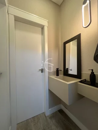 Imagem Uma casa com charme de apartamento.