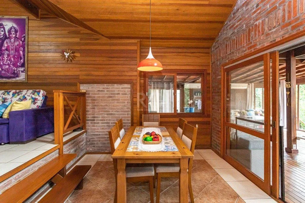 Imagem Casa de Condomínio em Elsa