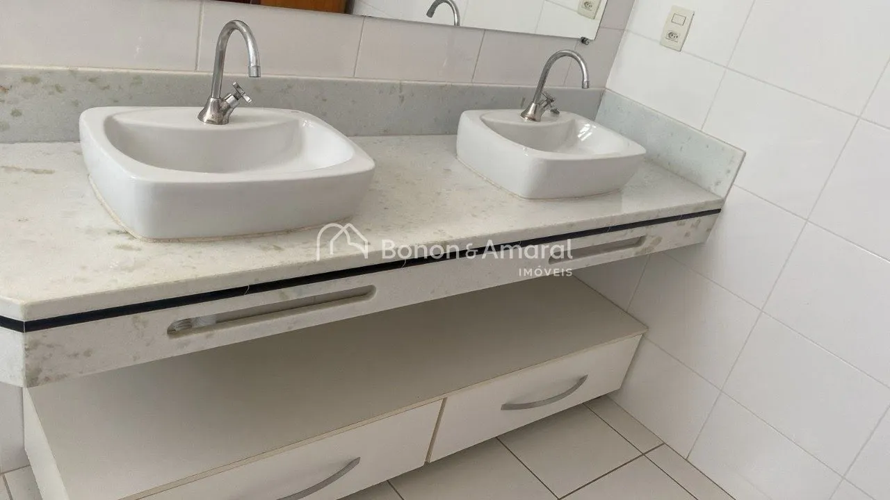 Imagem Casa no condomínio Portal do Jequitibá com 3 suítes para ALUGAR