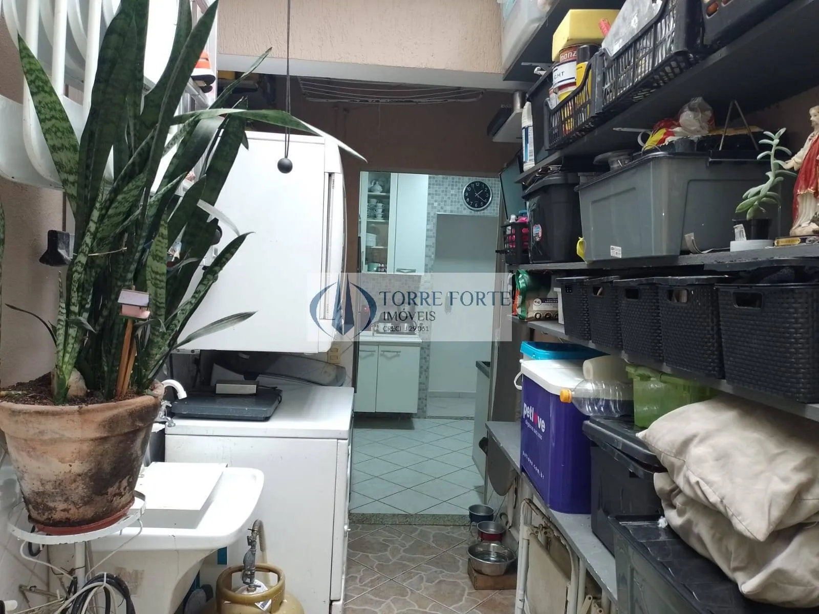 Imagem linda casa 3 dormitórios, com 2 vagas em ótima localização
