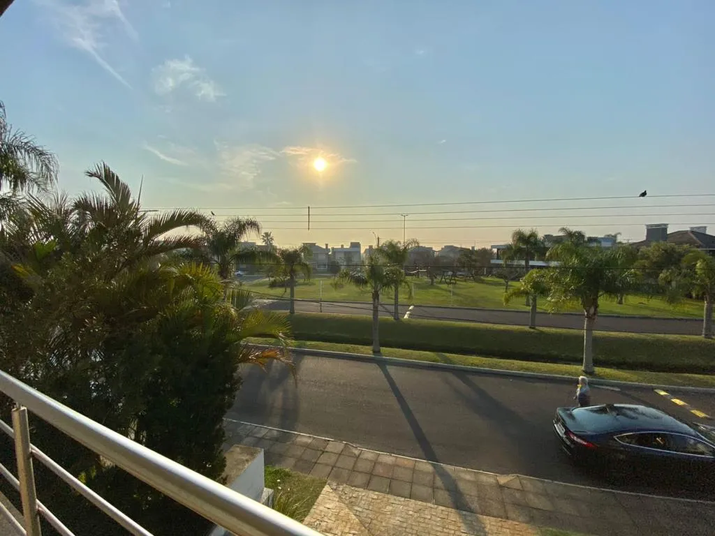 Imagem Casa em Condominio 5 Dormitórios - Bairro Zona Nova