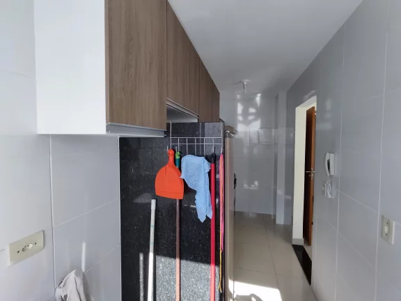 Imagem Apartamento a venda na Praia do Morro Composto de 2 Quartos (1Suíte) Sala de jantar e Estar 2 Varandas Cozinha Área de Serviço 1 Vaga de Garagem.