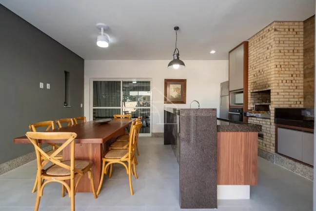 Imagem Casa no Condomínio Boulevard Lagoa com 4 Quartos e 3 Suítes.