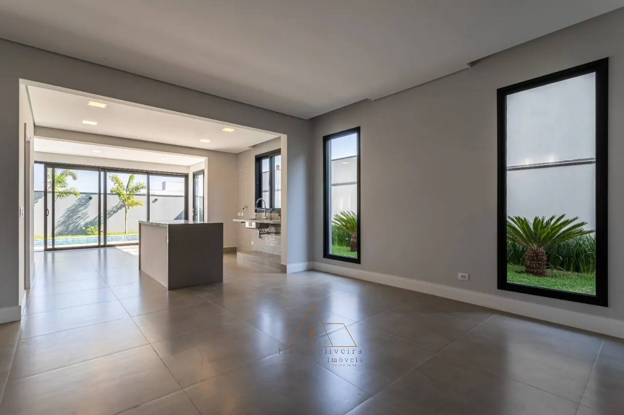Imagem Venda de Casa de Alto Padrão no Condomínio Villas do Golfe em Itu-SP: 4 quartos, 1 suíte, 6 banheiros, 3 vagas, 336,98 m².