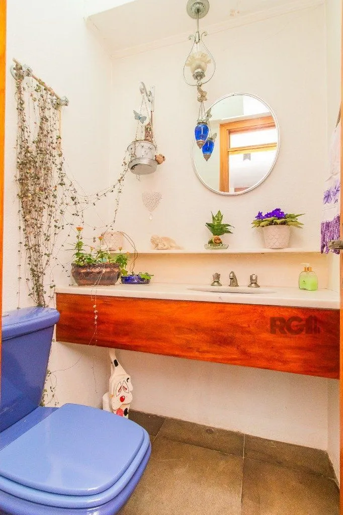 Imagem Casa para Venda - 400m², 3 dormitórios, sendo 1 suites, 4 vagas - Menino Deus