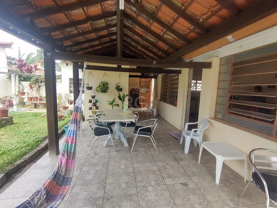 Imagem Casa para Venda - 265.1m², 3 dormitórios, 4 vagas - Guarujá