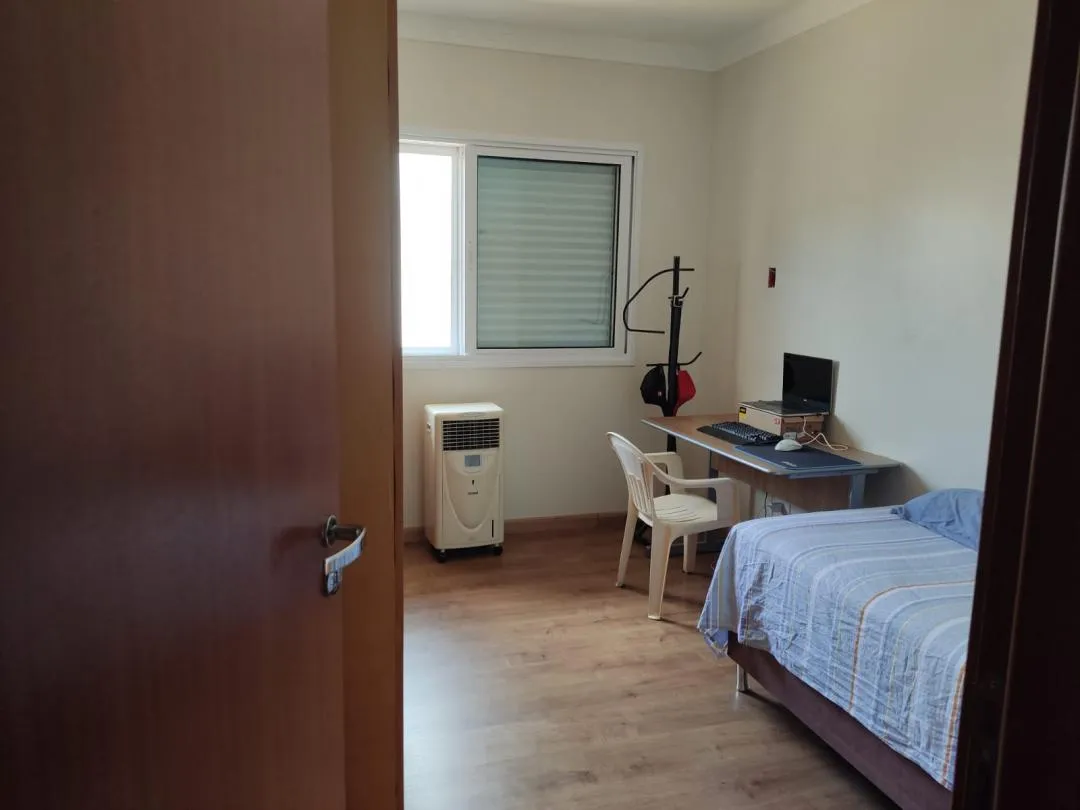 Imagem Casa com Piscina à venda em Cascavel, Recanto Tropical - 214m²