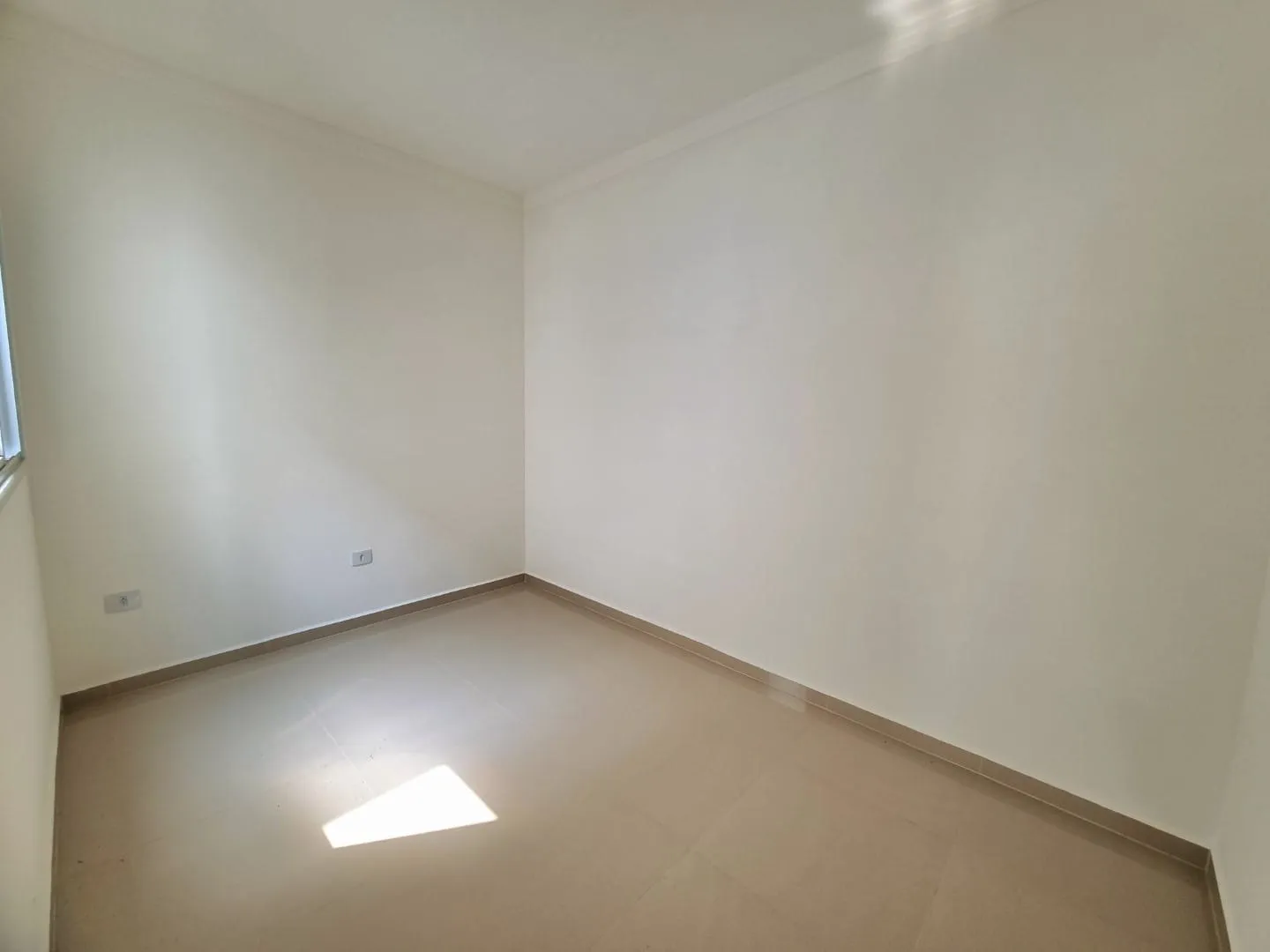 Imagem Casa Térrea com 2 Dormitórios, Terraço Gourmet Privativo, Localização Central e Acabamento Sofisticado