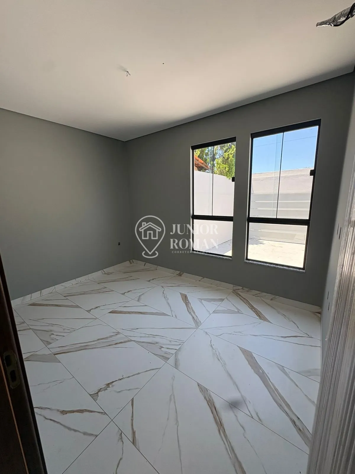 Imagem VENDO CASA 3 QUARTOS SENDO 1 SUITE COM CLOSET - VILA RICA BARREIRAS/BA