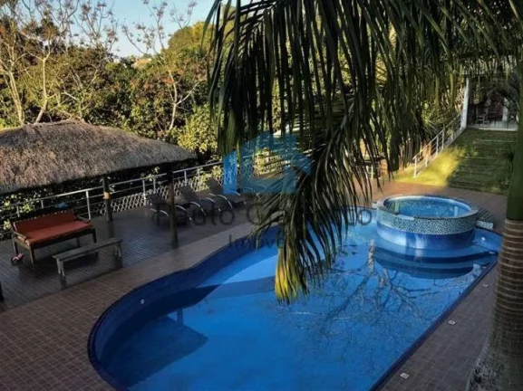 Imagem Casa de Alto Padrão à Venda na Granja Viana