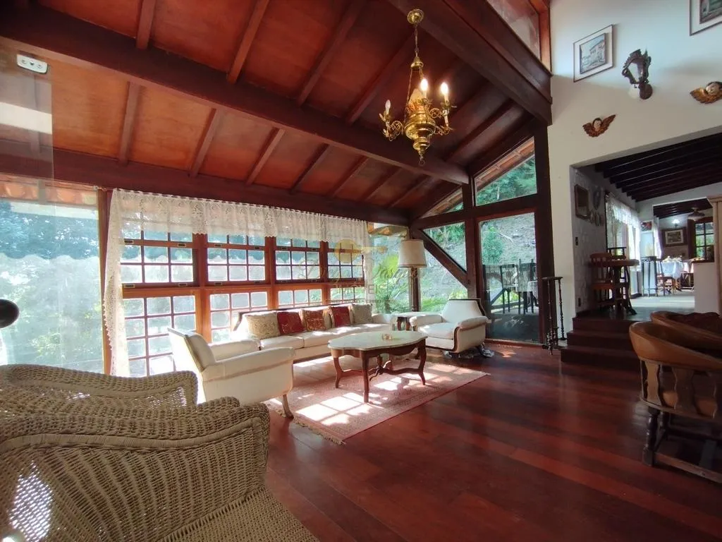 Imagem Casa para Venda em Teresópolis / RJ no bairro Parque do Ingá