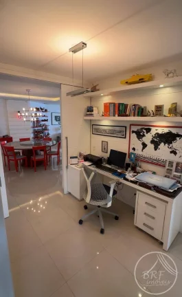 Imagem Apto. Alto Padrão em Coqueiros, Frente Mar com 4 Suítes e 300m² Privativos