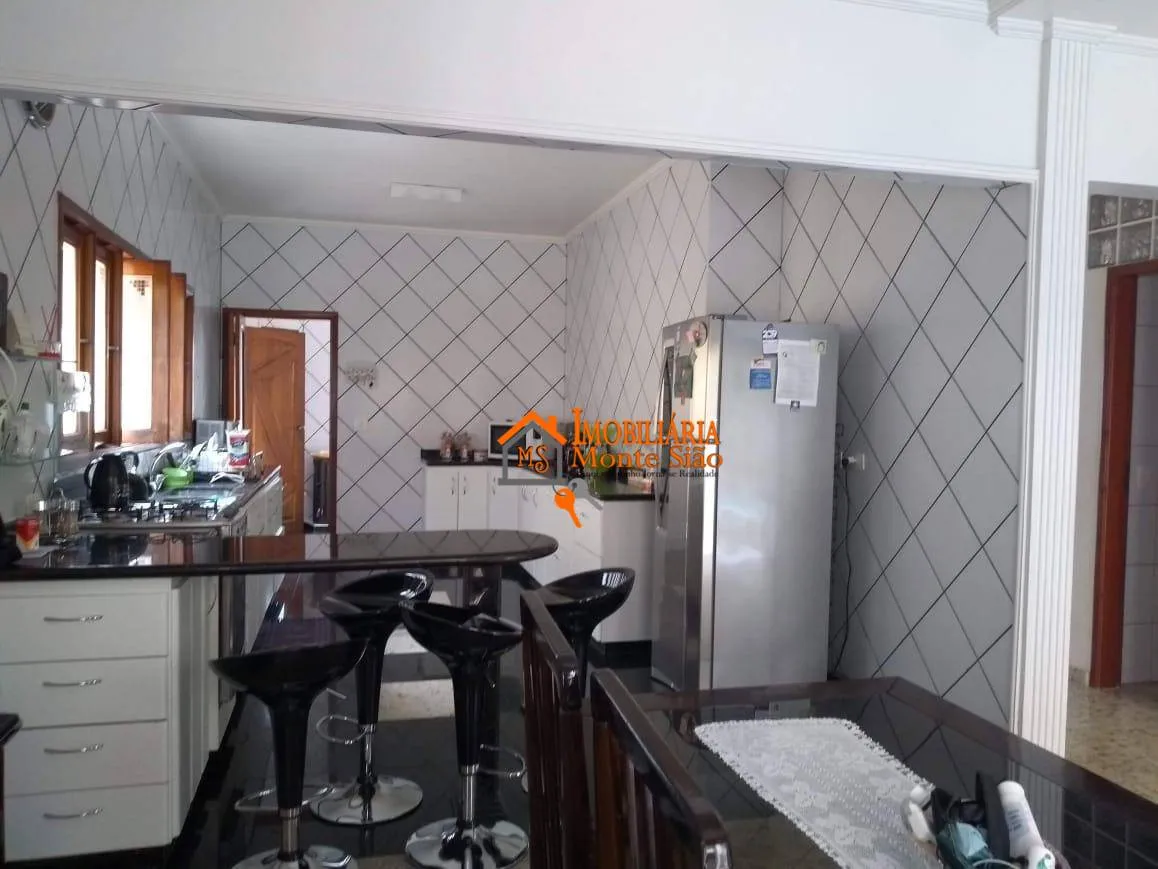 Imagem Sobrado com 3 dormitórios à venda, 305 m² por R$ 1.700.000,00 - Jardim Santa Clara - Guarulhos/SP
