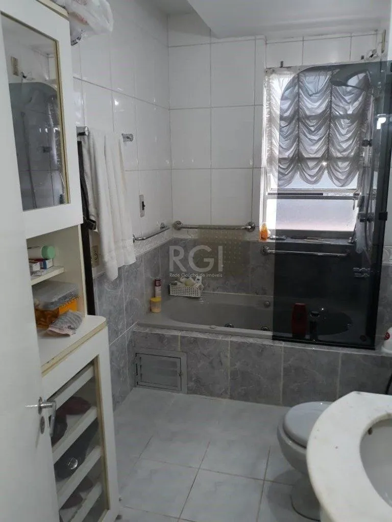 Imagem Apartamento 03 dormitórios (01 suíte), com vaga escriturada, no bairro Santana, em Porto Alegre - RS