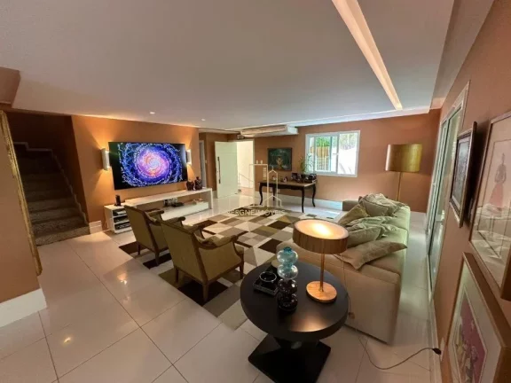 Imagem Casa duplex em condomínio fechado alto luxo com quatro suítes e área gourmet a venda em Patamares