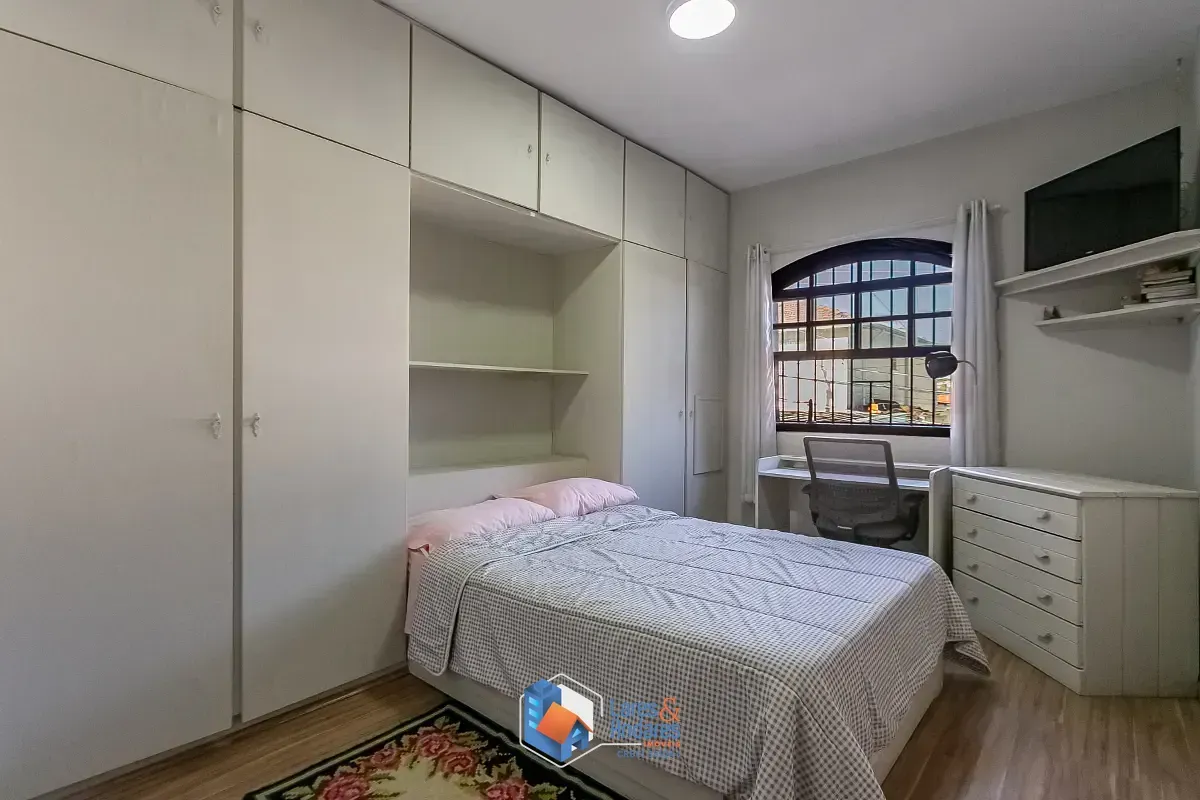 Imagem Casa para venda em Jardim Aeroporto com 3 quartos, sendo 1 suíte, 229m²