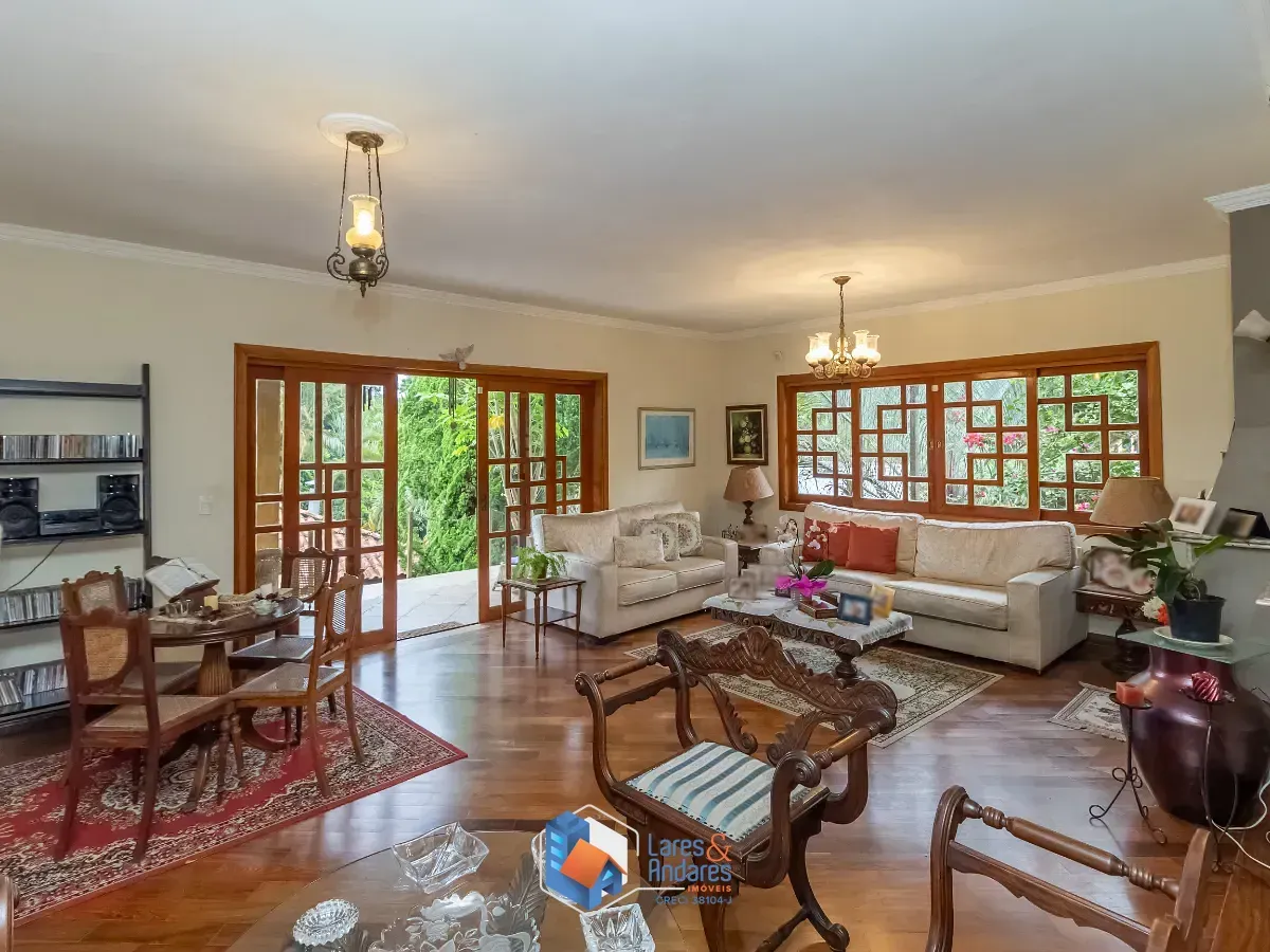 Imagem Casa no condomínio Chácara Vale do Rio Cotia para venda com 4 quartos, sendo 1 suíte, 336m²