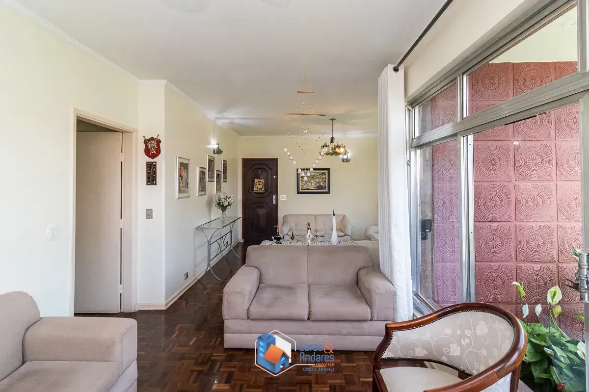 Imagem Casa para venda em Parque São Domingos com 3 quartos, sendo 1 suíte, 246m²