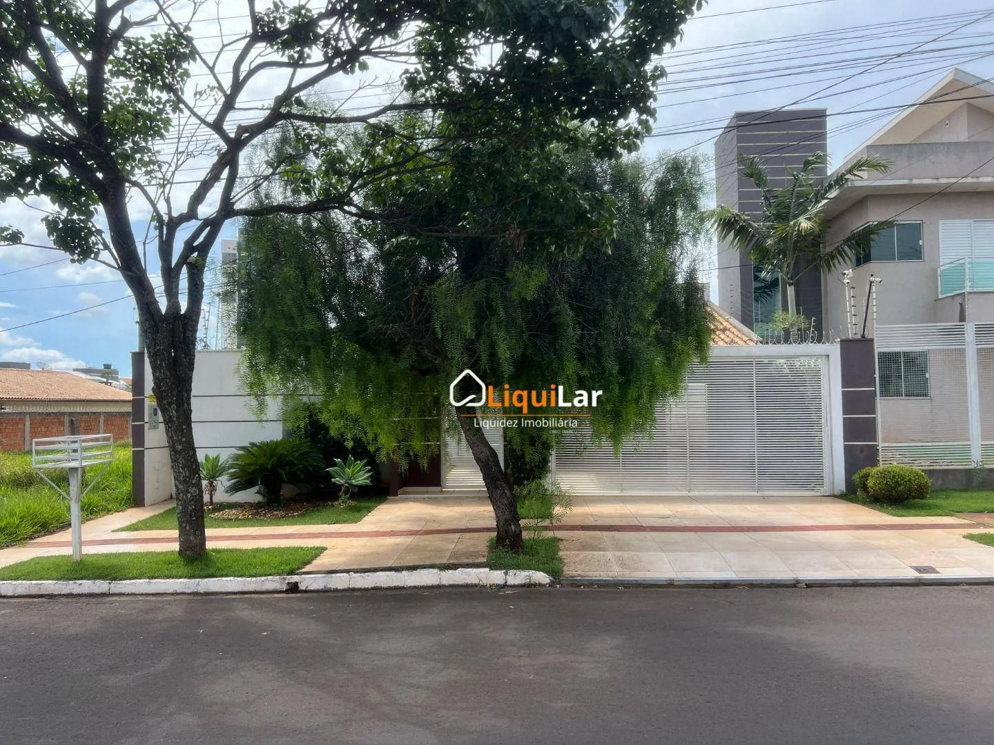 Foto do imóvel Casa térrea com piscina e energia solar - Carandá Bosque III