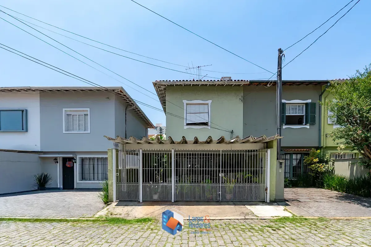 Foto do imóvel Casa de vila para venda em Vila Nova Conceição com 3 quartos, sendo 1 suíte, 150m² em Rua Ayres de Oliveira Castro