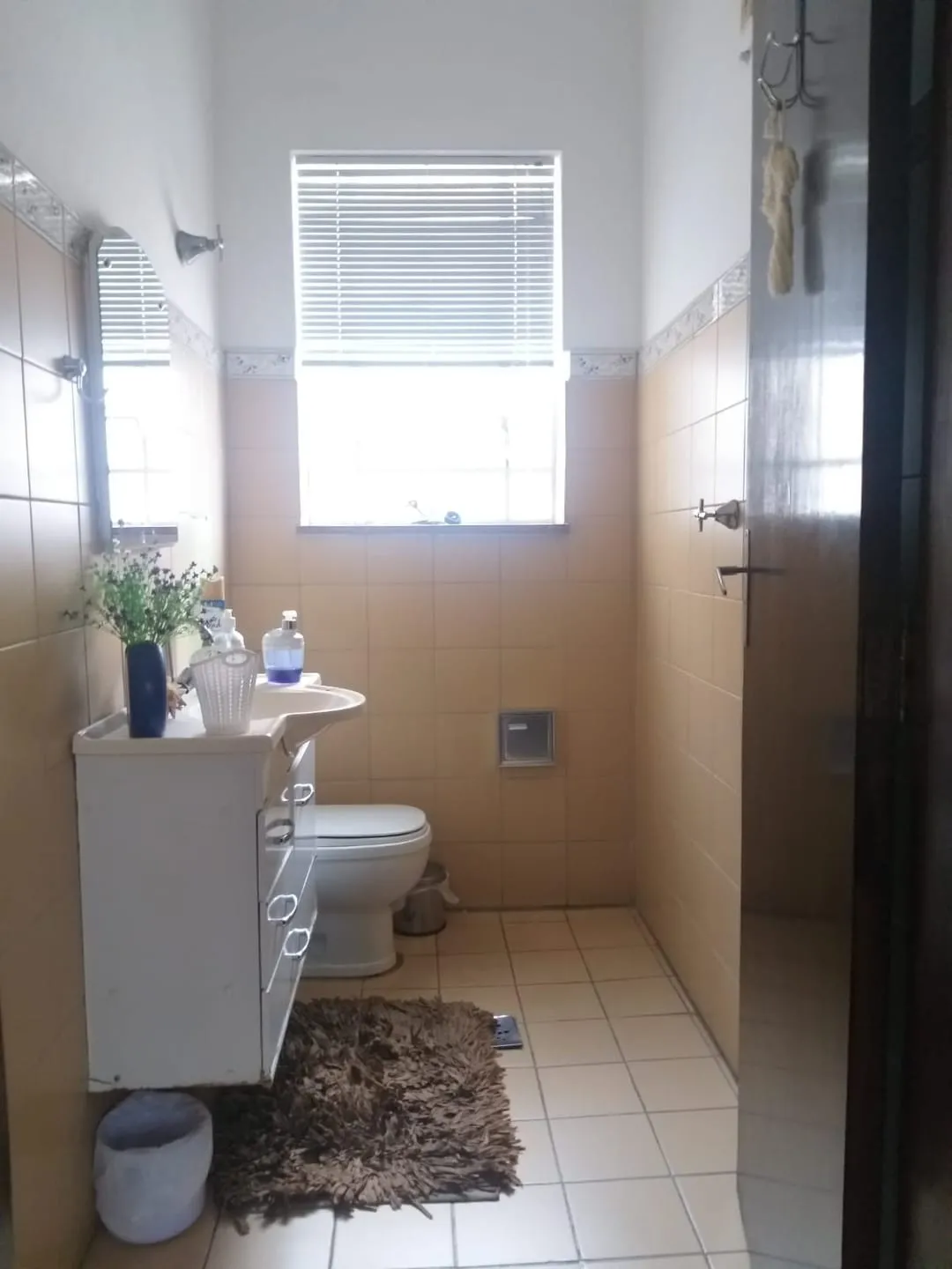 Imagem Comercial para Locação 3 Quartos, 1 Suite, 5 Vagas, 350M², Centro, Pindamonhangaba - SP