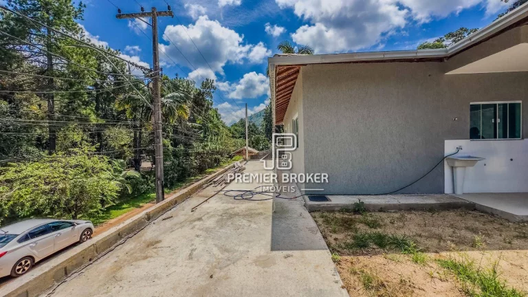 Foto do imóvel Casa à venda, 117 m² por R$ 580.000,00 - Albuquerque - Teresópolis/RJ