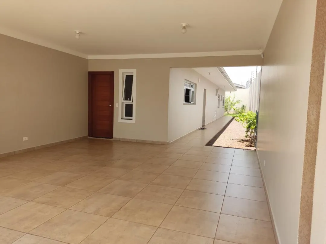 Imagem Casa com Piscina à venda em Cascavel, Recanto Tropical - 214m²