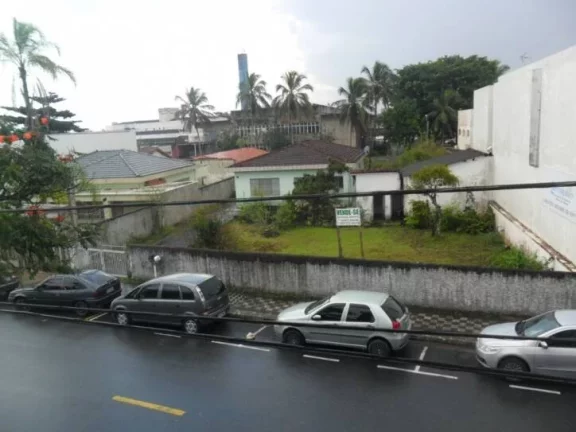 Imagem LOTE NA AREA CENTRAL, COM CASA ANTIGA