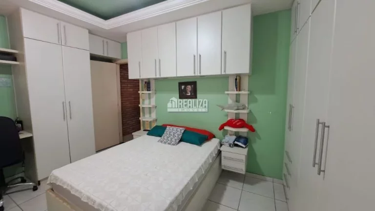 Imagem Casa à venda no bairro Recreio dos Bandeirantes - Uberaba - 3 dormitórios, piscina e área de lazer