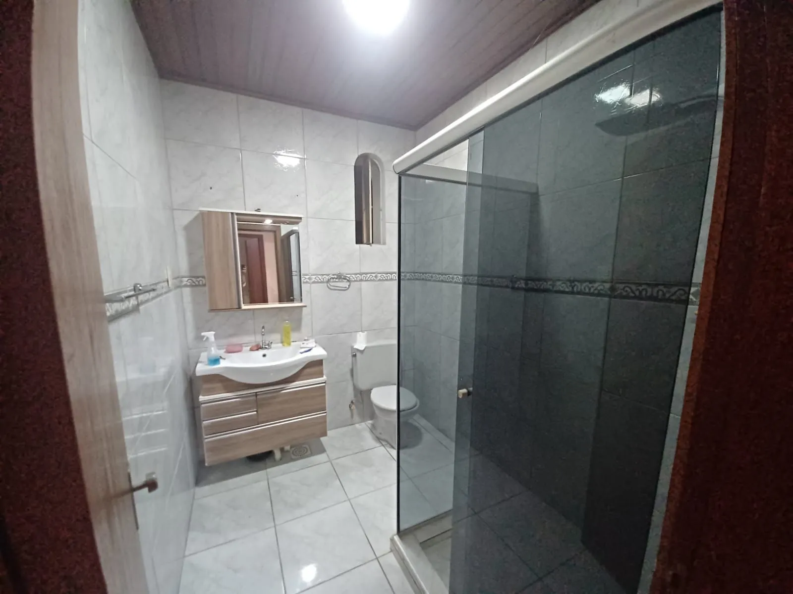 Imagem Casa de 3 quartos, suíte e patio no bairro Medianeira em POA