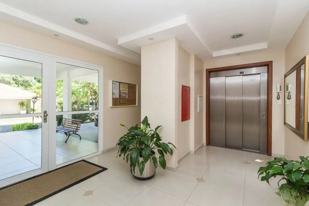 Imagem Apartamento 3 dorms à venda Rua Xavier da Cunha, Nonoai - Porto Alegre