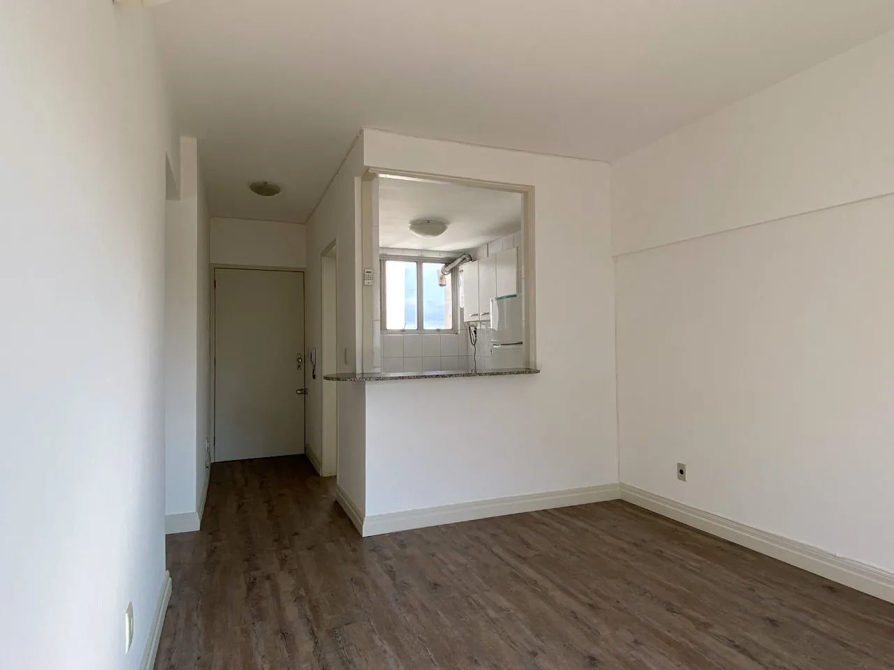 Imagem APARTAMENTO DE FRENTE, 1 DORMITÓRIO COM VAGA DE GARAGEM NA DUQUE