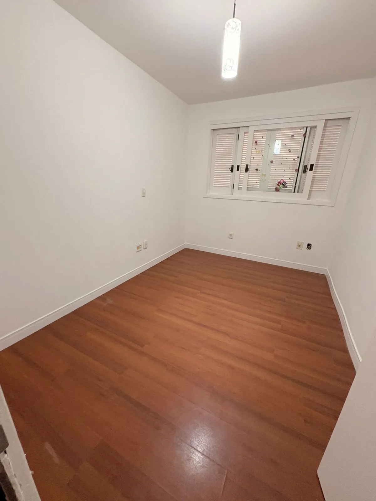 Imagem Casa Reformada de 197mq no Condomínio Villa Dei Fiori - Bairro Tristeza a venda na Zona Sul de Porto Alegre.