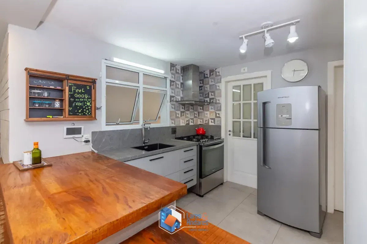 Imagem Casa no condomínio Condomínio Stephanie para venda com 5 quartos, sendo 3 suítes, 315m²