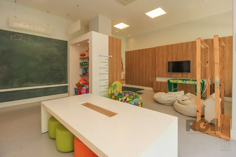 Imagem Apartamento com 3 suítes e 161m² à venda em Petrópolis, Porto Alegre.