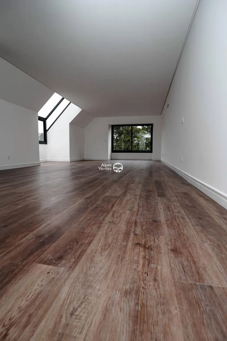 Imagem Vende-se apartamento em Gramado com 2 suites cobertura