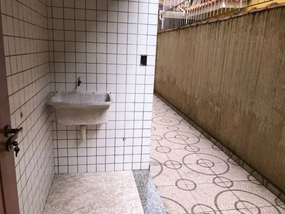 Imagem Casa com 2 dormitórios à venda, 75 m² por R$ 416.000 - Nova Mirim - Praia Grande/SP
