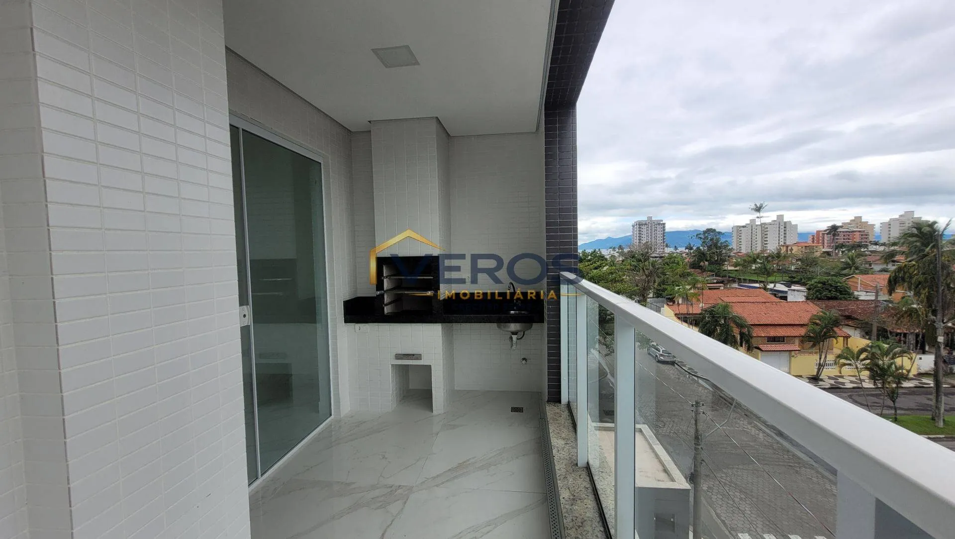 Imagem Apartamento a venda 500 metros da praia no Indaiá Caraguatatuba