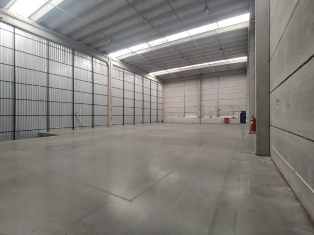 Imagem Galpão Comercial para Locação em Diadema-SP, Bairro Piraporinha: 1.025m², 7 Banheiros - Oportunidade Imperdível!