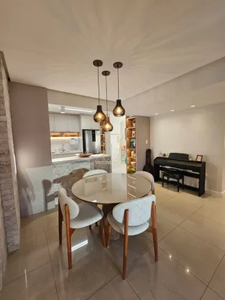 Imagem Excelente apartamento reformado com três quartos varanda a venda no caminho das arvores