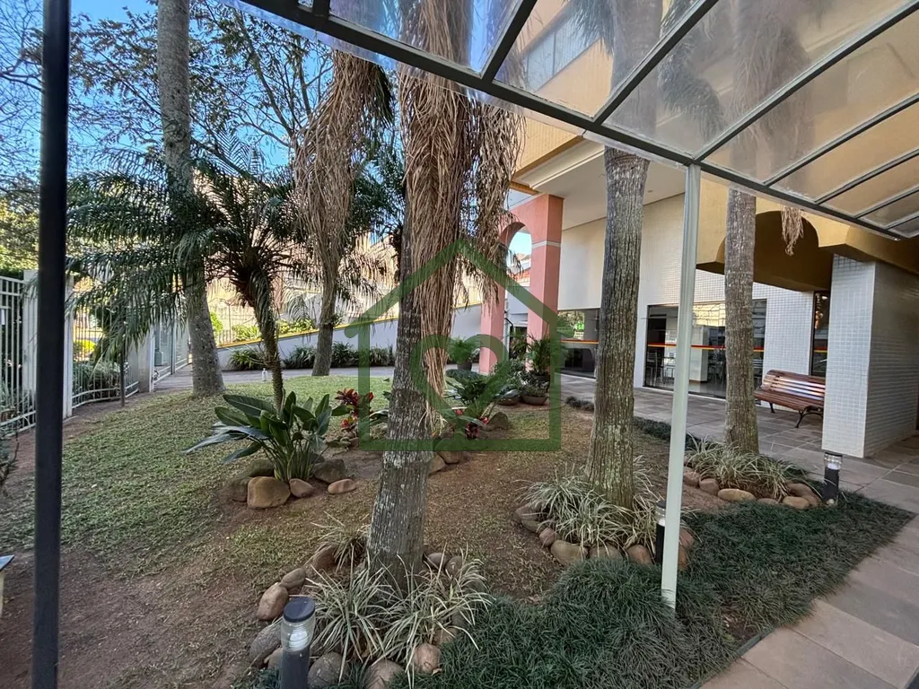 Imagem Viviane Paz Imóveis vende ótimo apartamento mobiliado, com vista panorâmica no Menino Deus, conta...