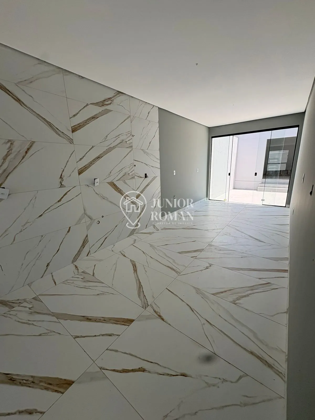 Imagem VENDO CASA 3 QUARTOS SENDO 1 SUITE COM CLOSET - VILA RICA BARREIRAS/BA