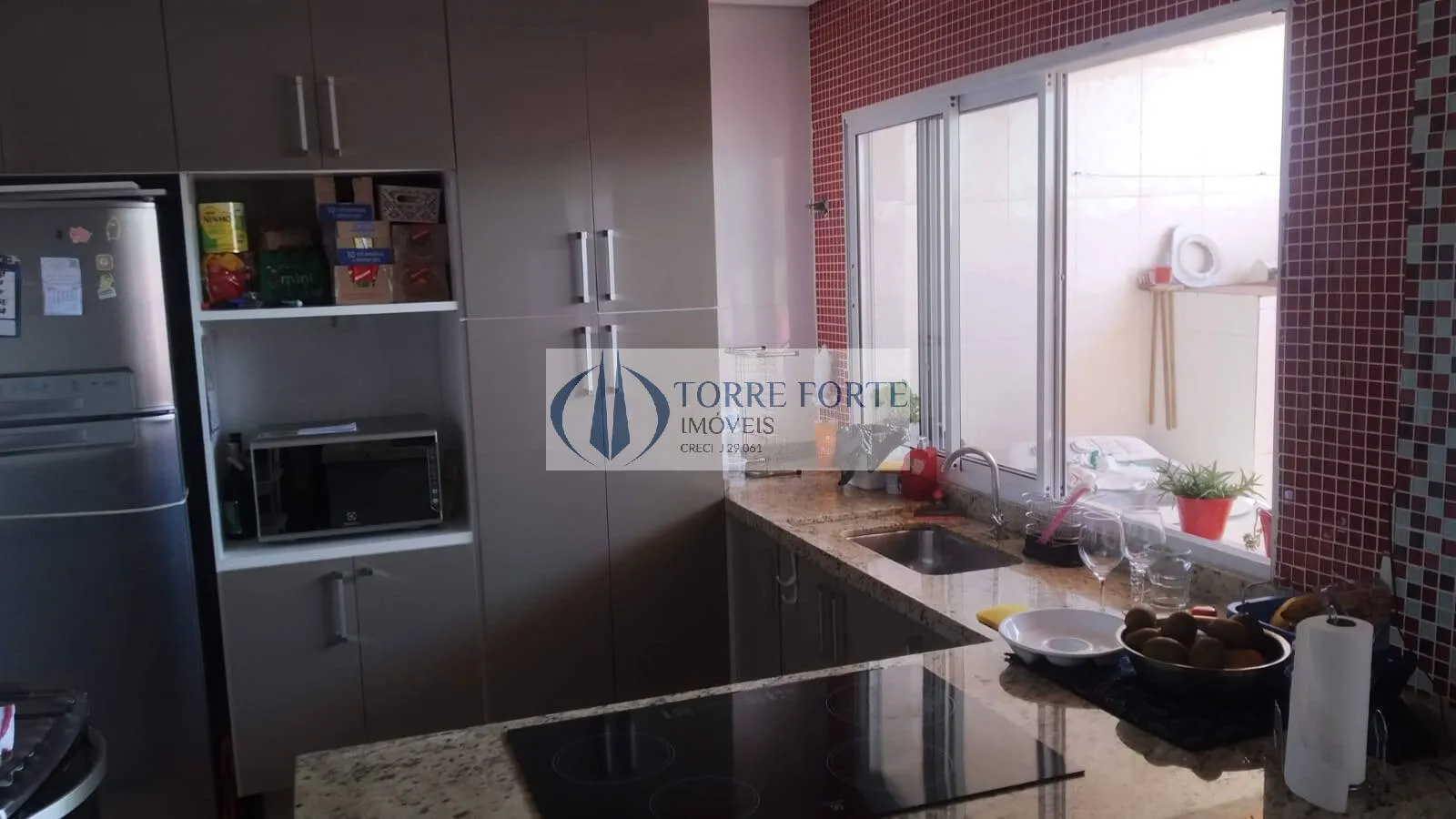 Imagem Linda casa com 110 m² em condomínio fechado 3 dorms 1 suíte 2 vagas garagem