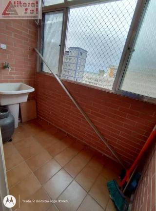 Imagem Imperdível cobertura de 2 quartos com suite e 2 vagas de garagem em Praia Grande-SP!