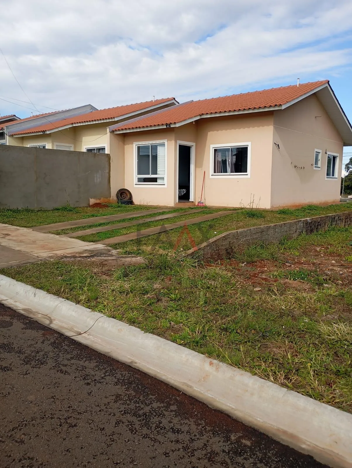 Foto do imóvel Casa de 47,99 m² à Venda em Bairro com Grande Potencial de Valorização