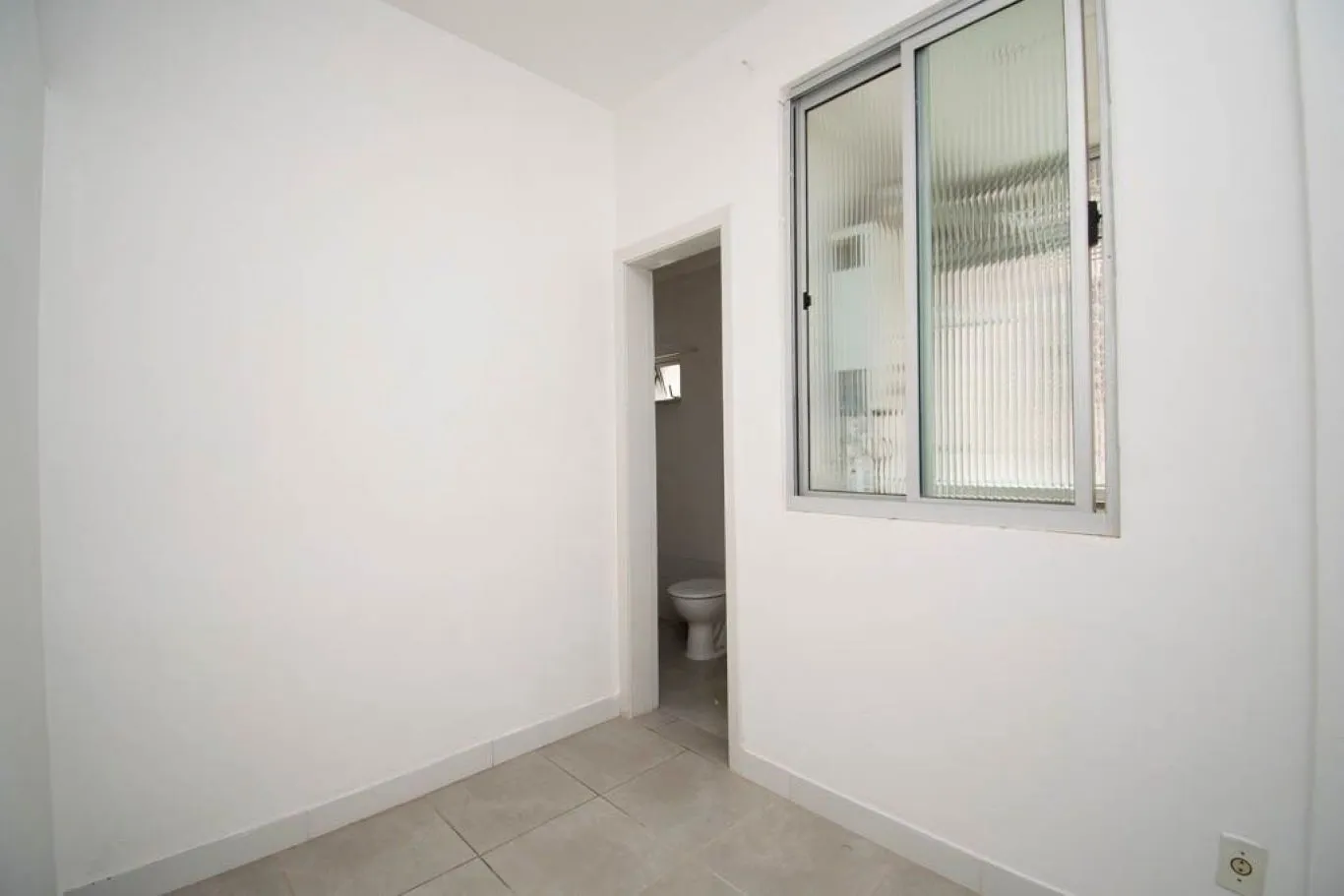 Imagem Apartamento de 3 dormitórios à venda no Bairro Centro Histórico, Porto Alegre.